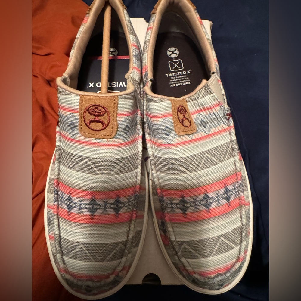 NWT Hooey shoes
